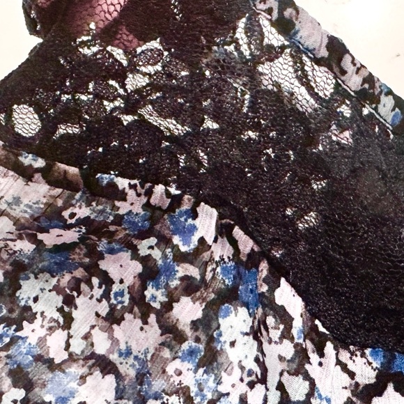 Vero Moda Black and Blue Short Sleeve Floral Dress with Lace Women’s Size M NWT - Picture 5 of 10